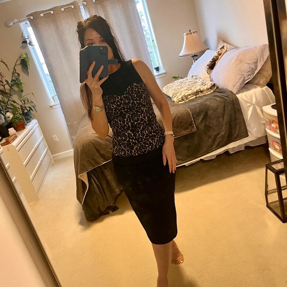 Michael Kors Chic Black and Lace Sleeveless Dress